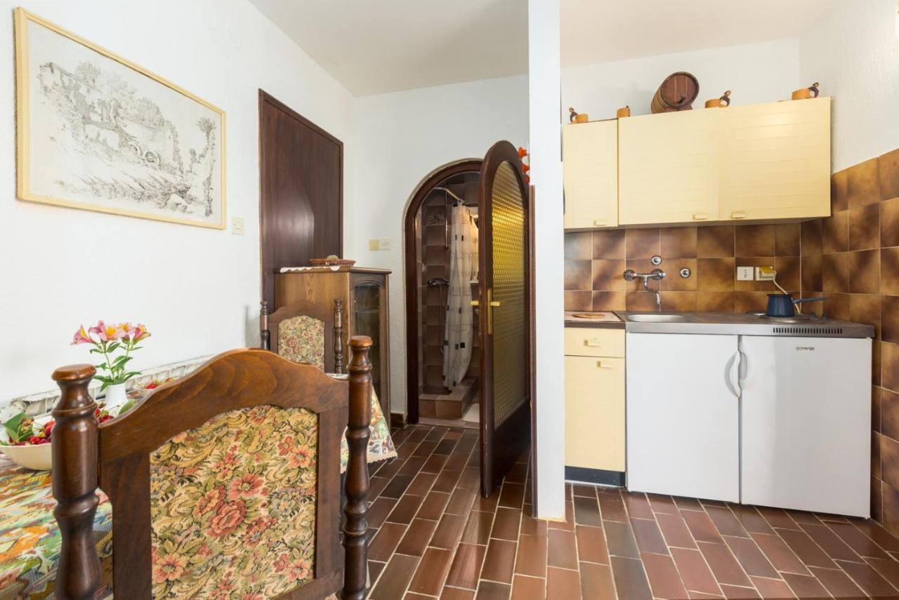 Anamarija Apartments Near The Beach And The Fantastic Adria Sea With Over 10 Small Islands Close By Funtana Luaran gambar